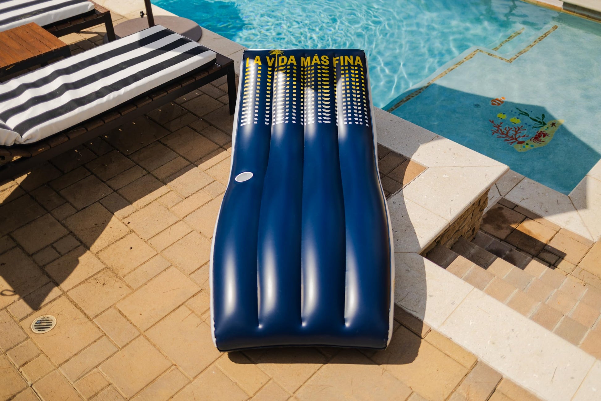 Corona Giant Inflatable Luxury Chaise Lounger
