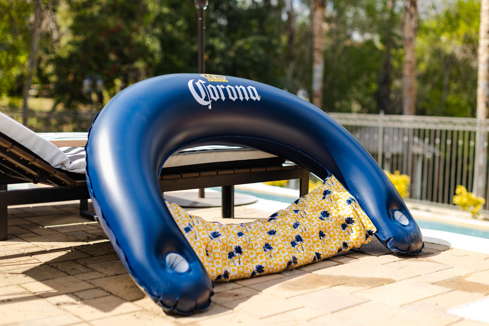 Corona Sit N Sip Floating Chair