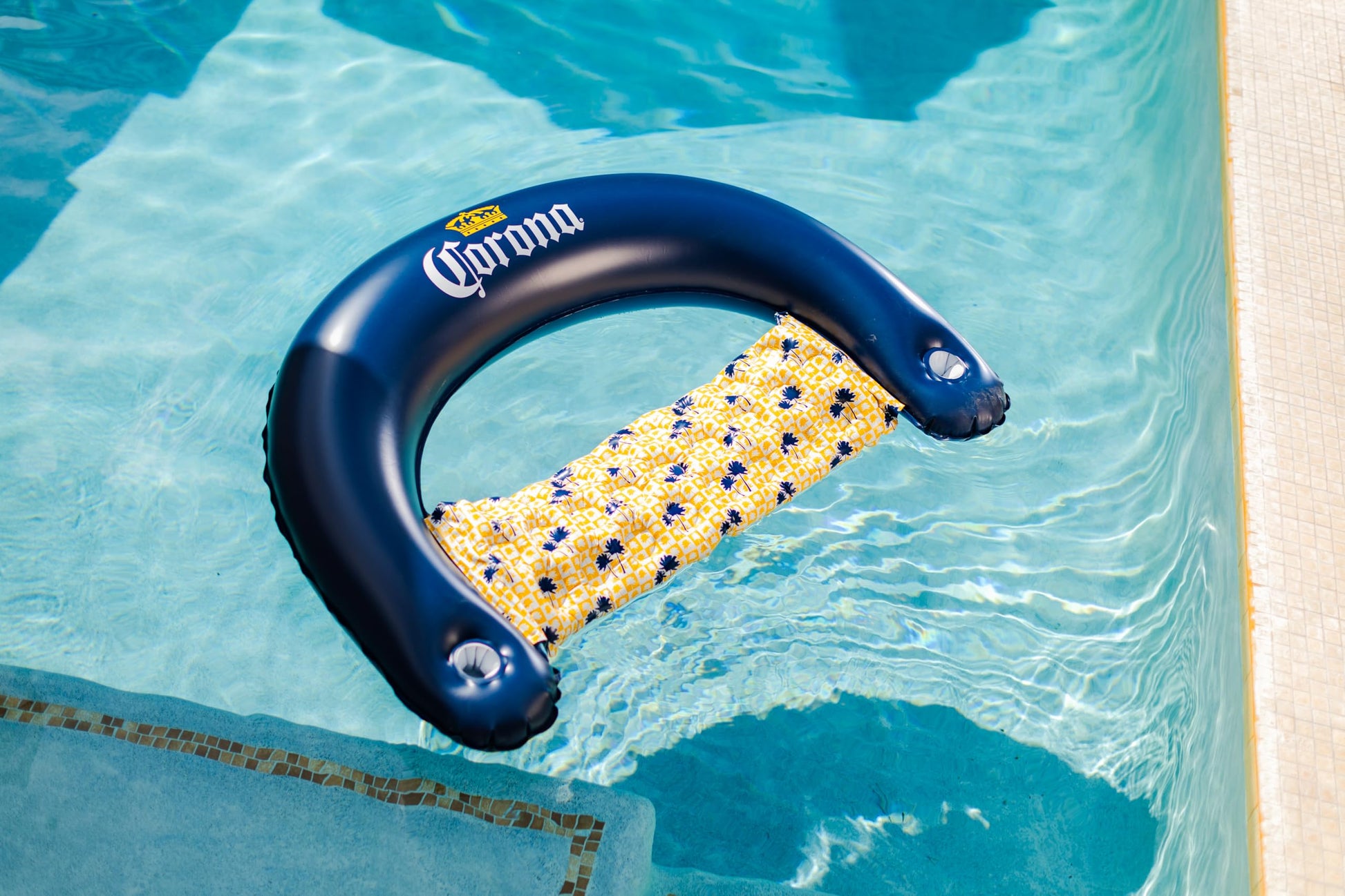 Corona Sit N Sip Floating Chair